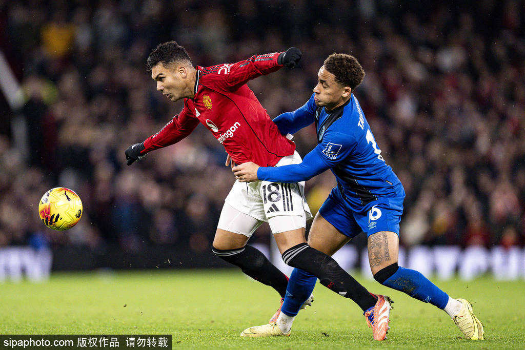 太尴尬！梁靖崑被观众“表白”，一脸严肃，孙颖莎偷笑，队友都懵了