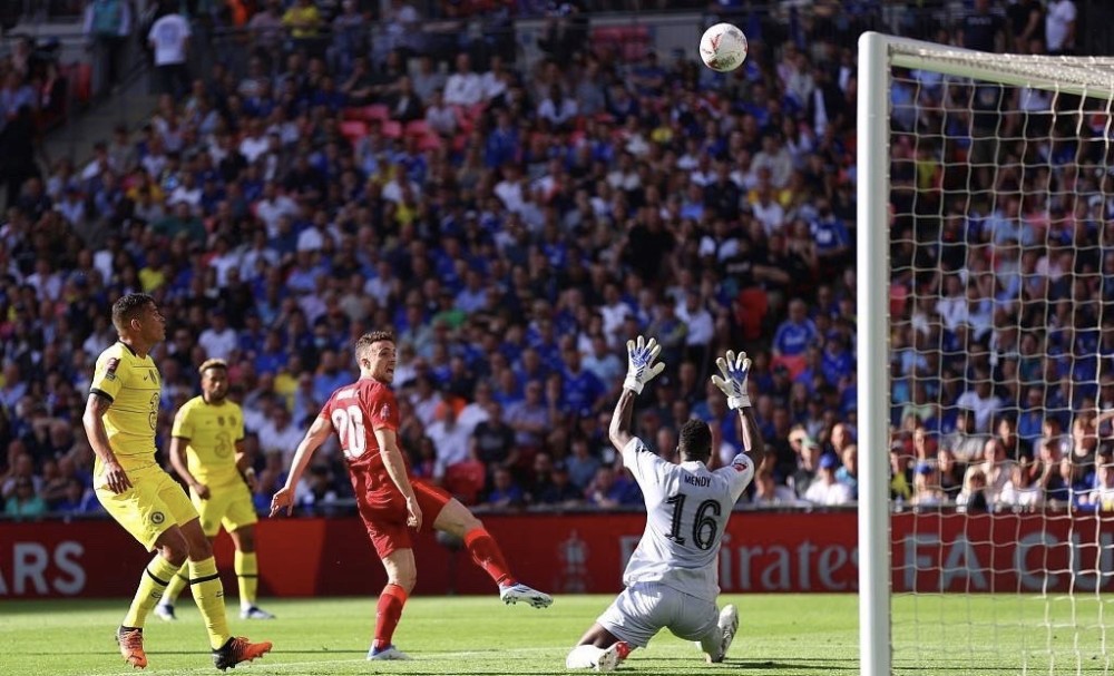 曾经的前场搭档！安东尼和拉什福德拥抱这一刻，你想到了什么？