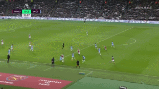 水晶宫与斯特拉斯堡赛前，维埃拉现身法国酒吧和球迷一起观战